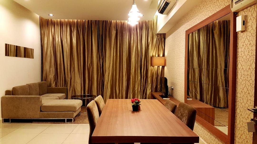 Regalia Exclusive Hostel Kuala Lumpur Exterior photo